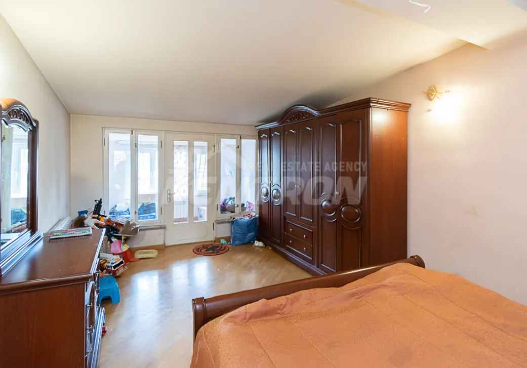 5 bedroom apartment for sale Zakyan St, Center Yerevan, 161876