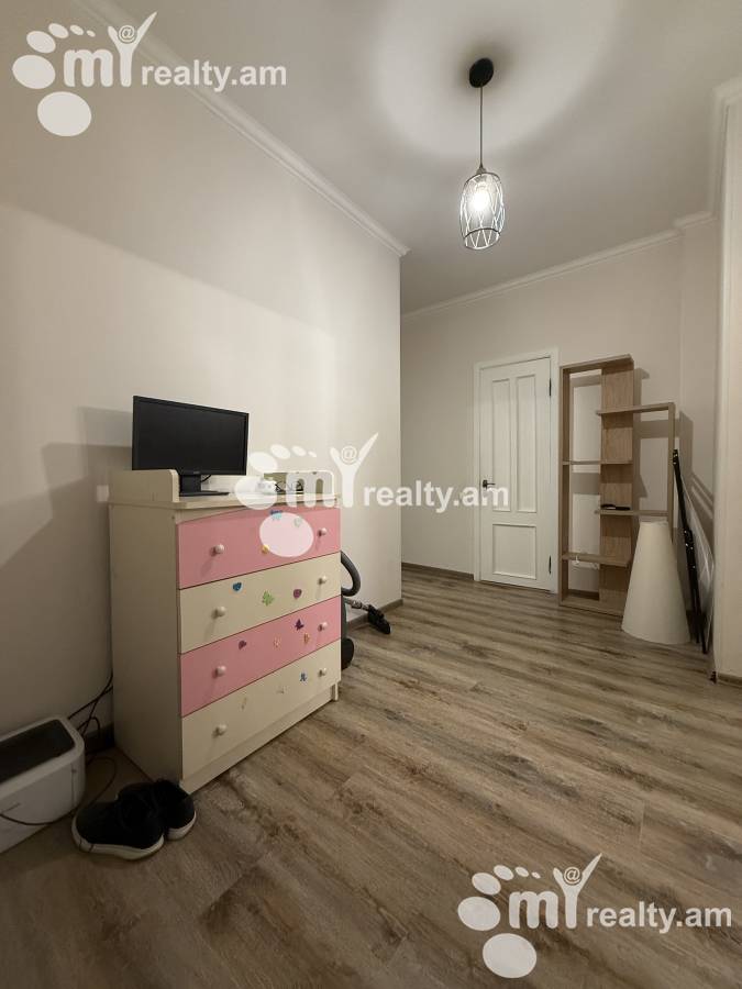 3 սենյականոց բնակարան  Մամիկոնյանց փող, Արաբկիր Երևան, 157042