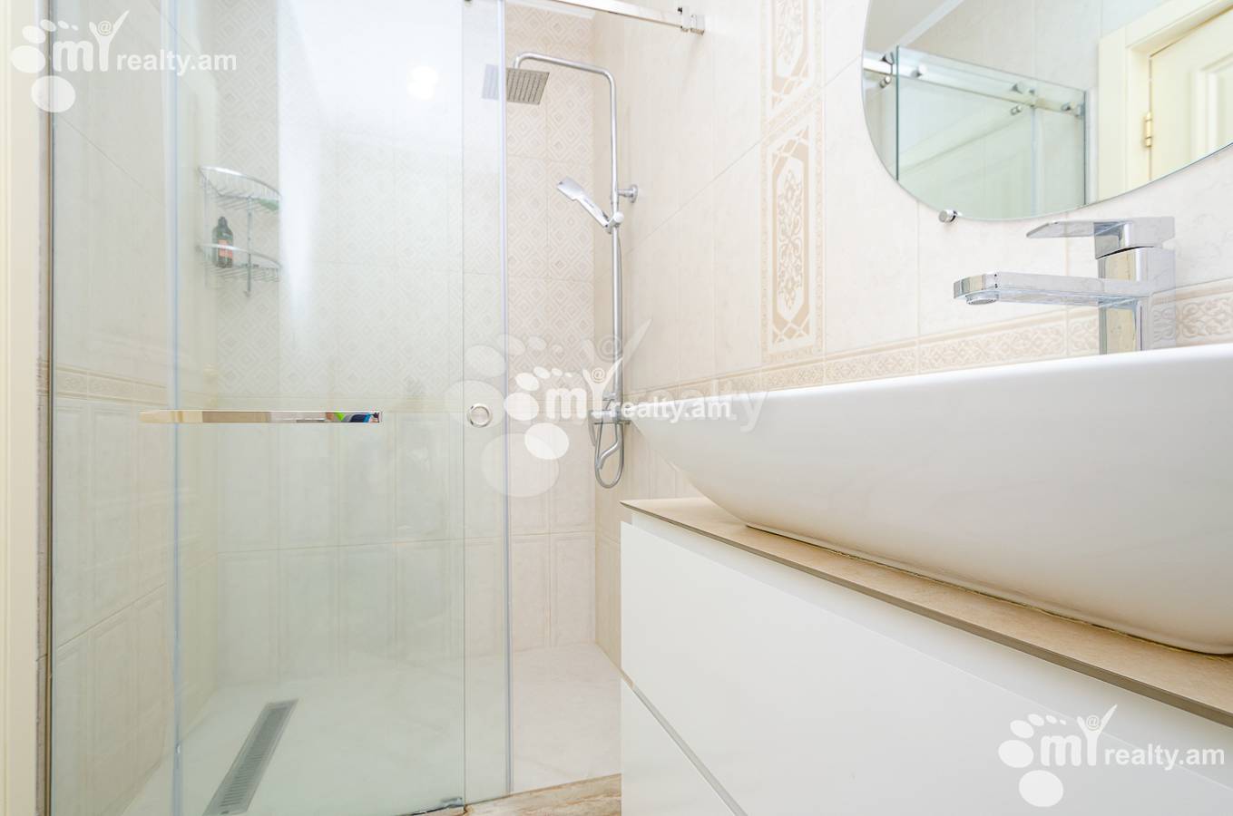3 bedroom apartment for rent Amiryan St, Center Yerevan, 151212