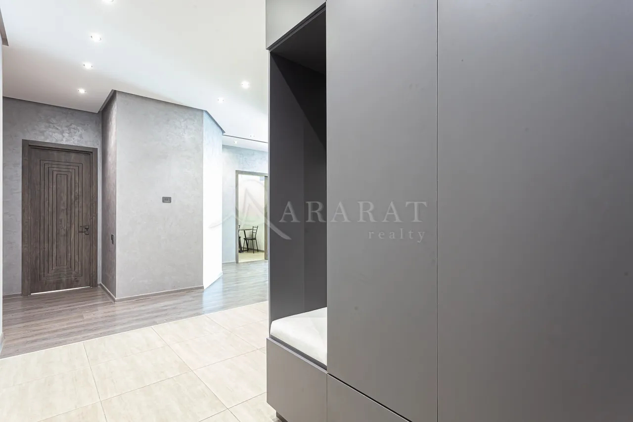 4 bedroom apartment for sale Azatutyan Ave, Arabkir Yerevan, 161890