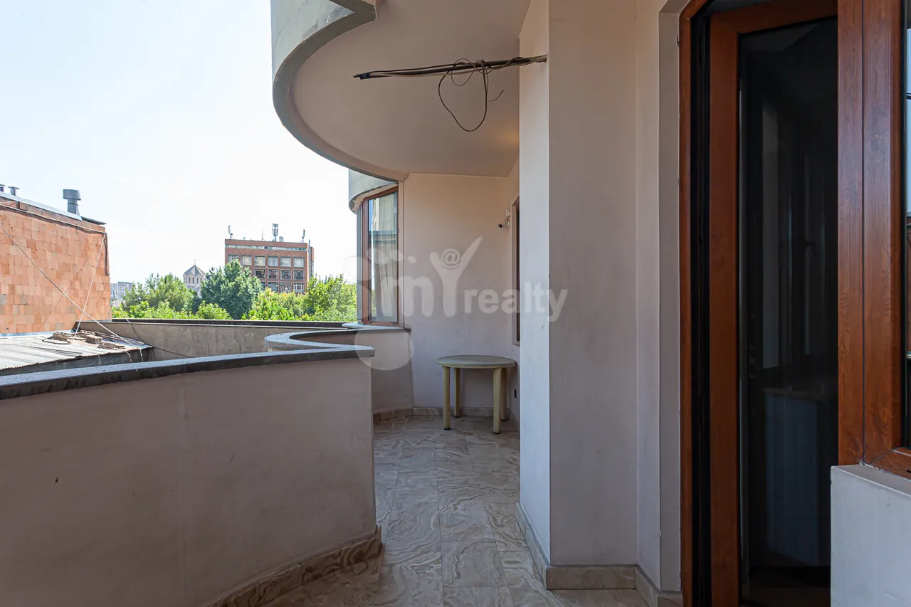 4 bedroom apartment for rent Vardanants St, Center Yerevan, 161364