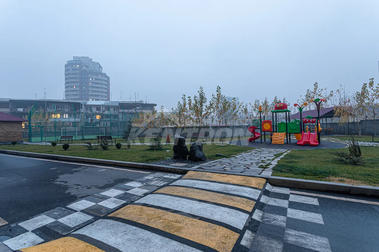 Купить 4 комнатную квартиру Аргутйан ул, Арабкир Ереван, 158198