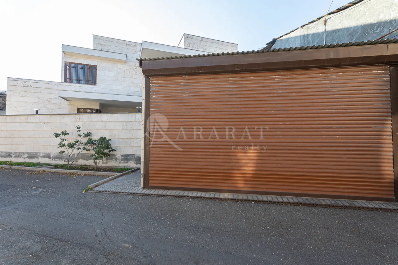 House for sale Lusinyants street, مرکز شهر ایروان, 157387