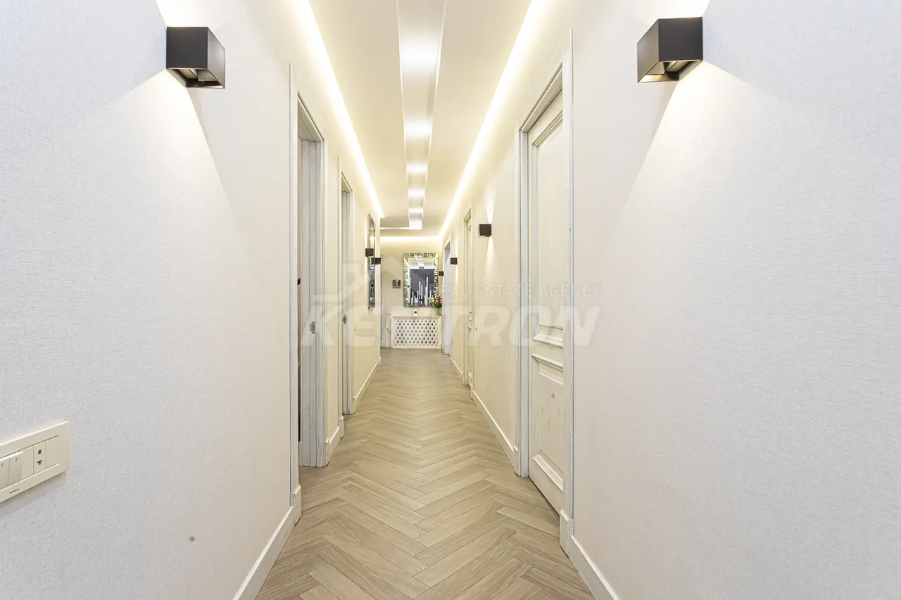 4 bedroom apartment for sale Aram St, Center Yerevan, 159223