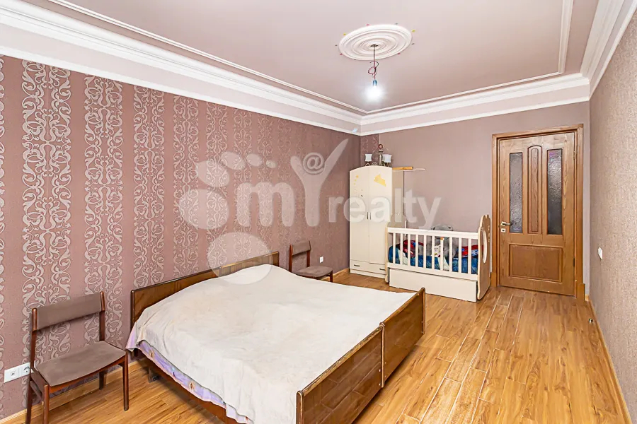 3 սենյականոց բնակարան վարձով Ռոստոմի փող, Կենտրոն Երևան, 159425