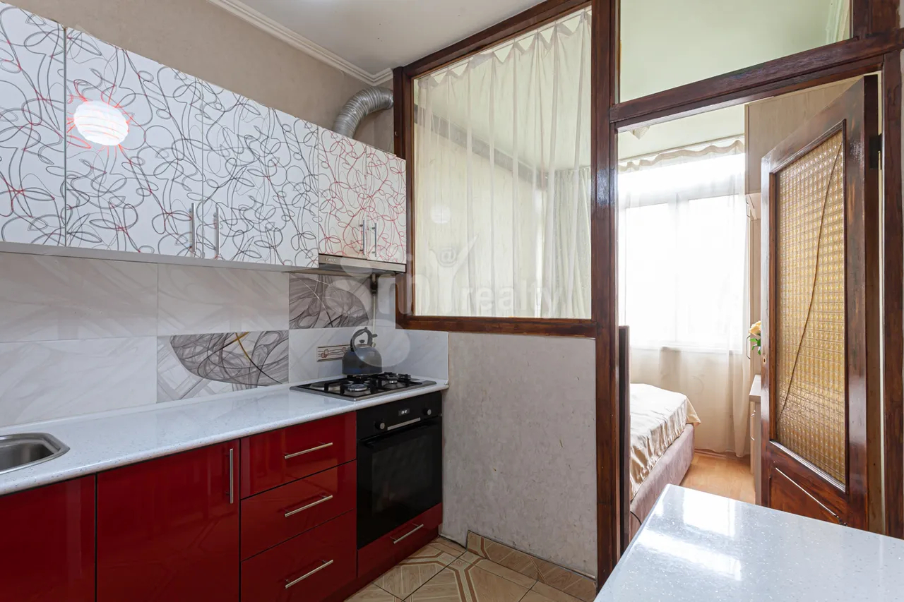 Купить 2 комнатную квартиру Вардананц ул, Центр Ереван, 159921