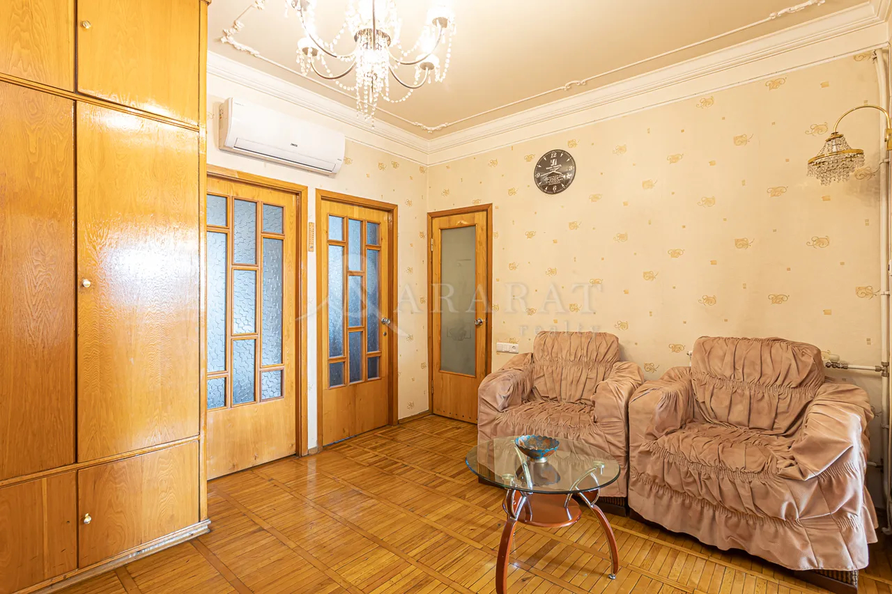 3 bedroom apartment for sale خیابان واهر. پاپازیان, عربگیر ایروان, 157436