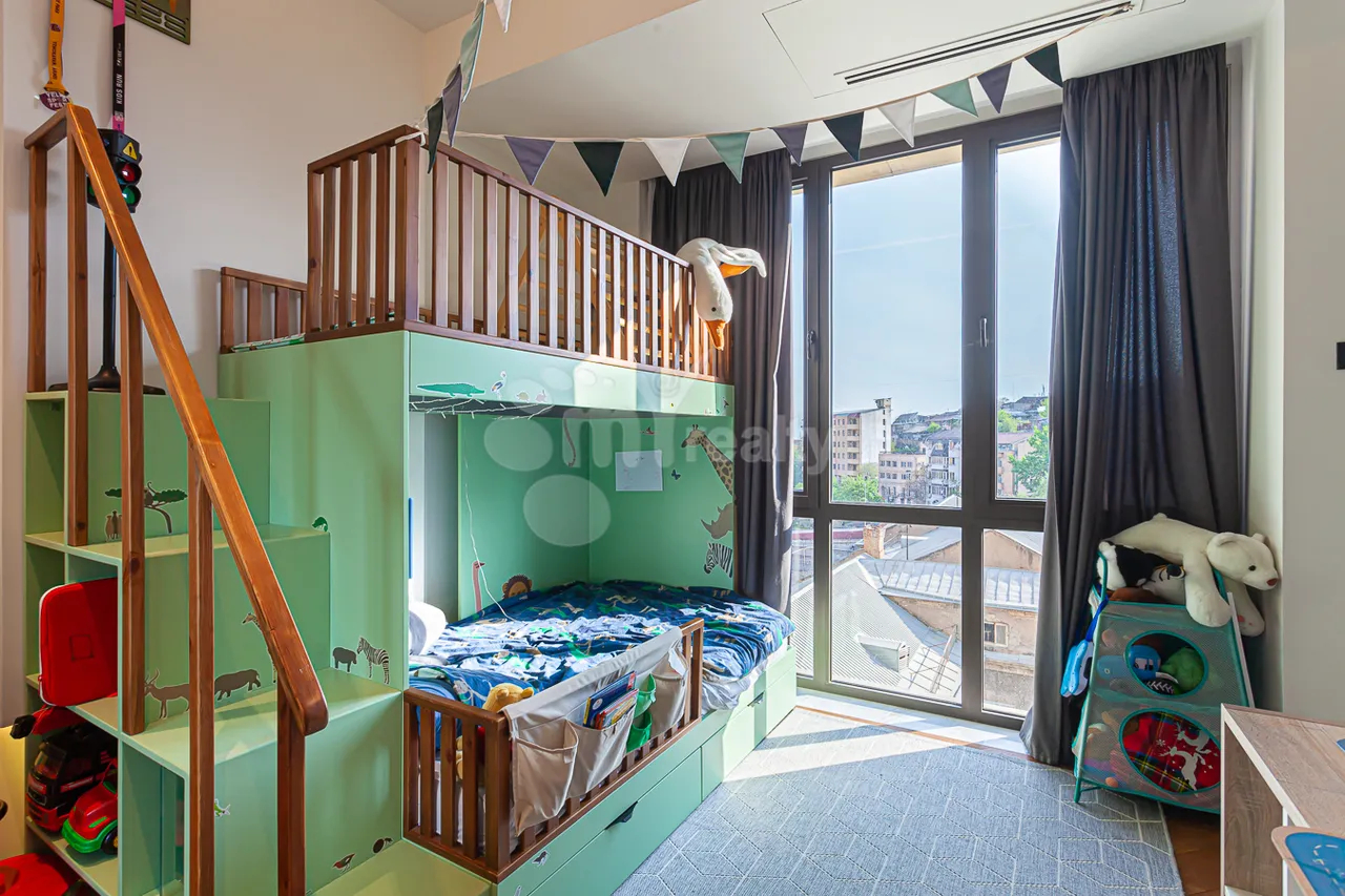 4 bedroom apartment for sale Buzand St, Center Yerevan, 160313