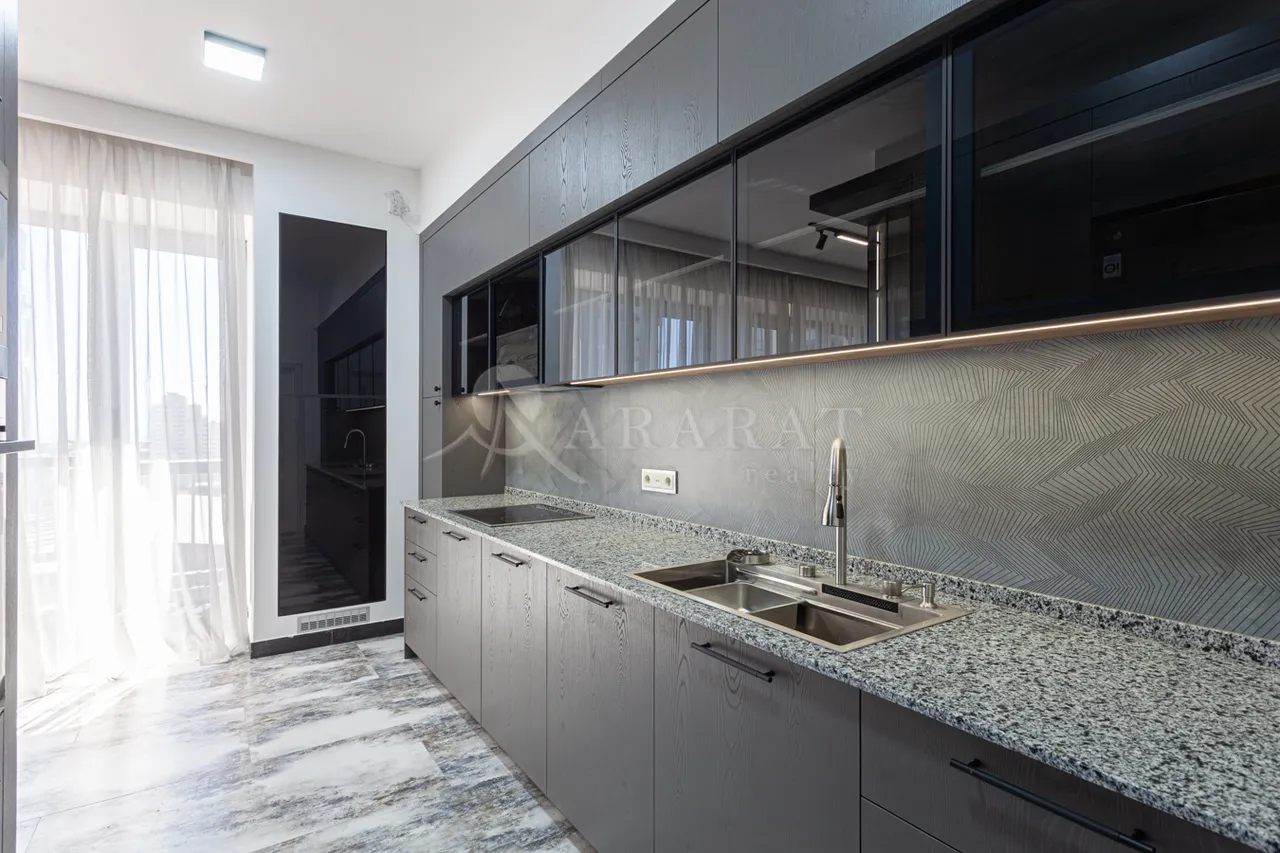 3 սենյականոց բնակարան վարձով Պարոնյան փող, Կենտրոն Երևան, 158968