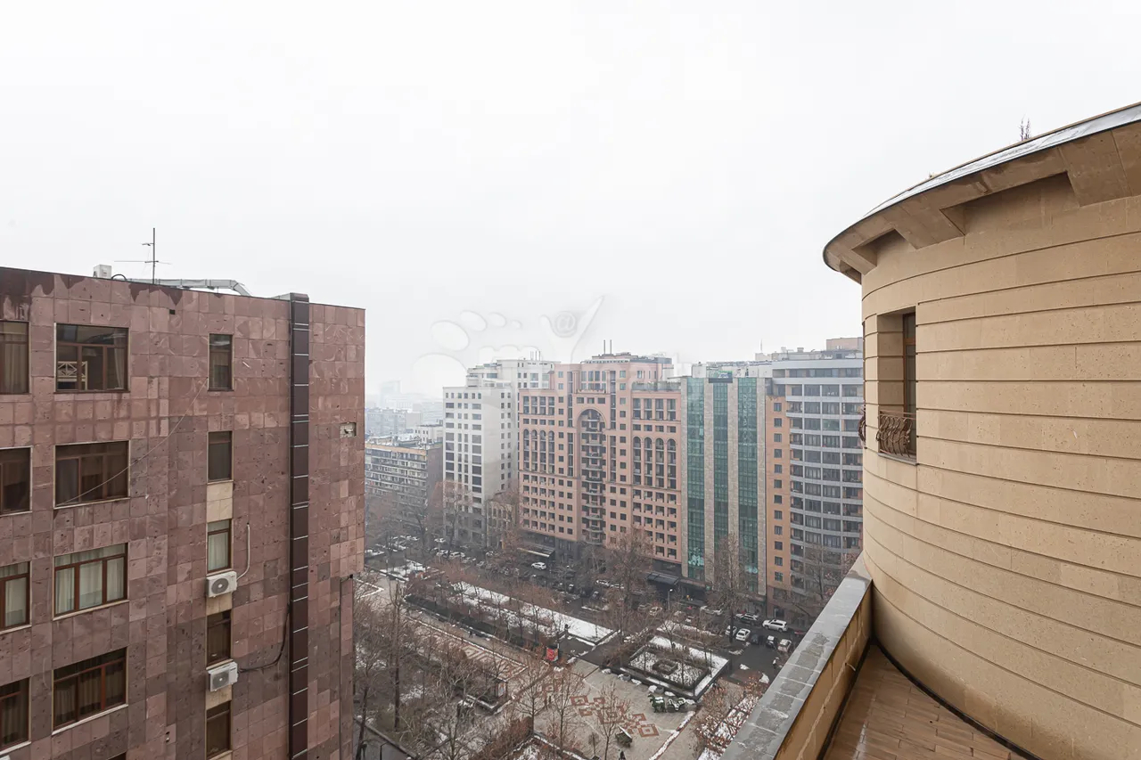 Снять 4 комнатную квартиру Арам ул, Центр Ереван, 159397