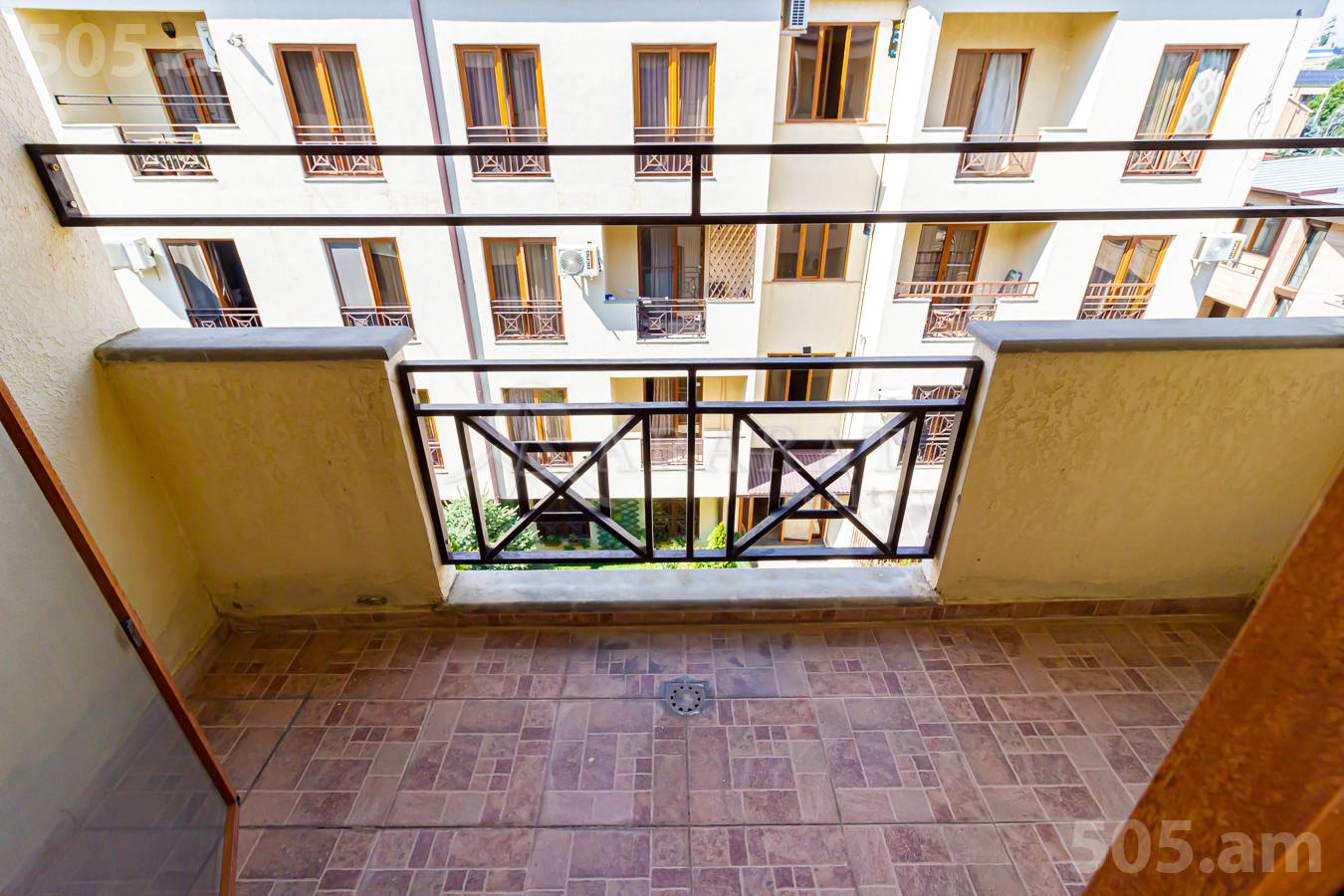 6 սենյականոց բնակարան  Ծարավ Աղբյուրի փող., Ավան Երևան, 152079