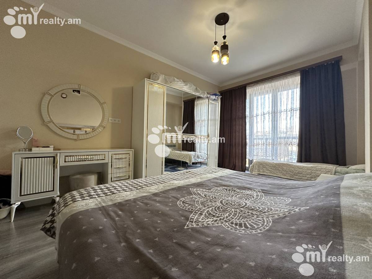 3 bedroom apartment for sale Paronyan St, Center Yerevan, 157124