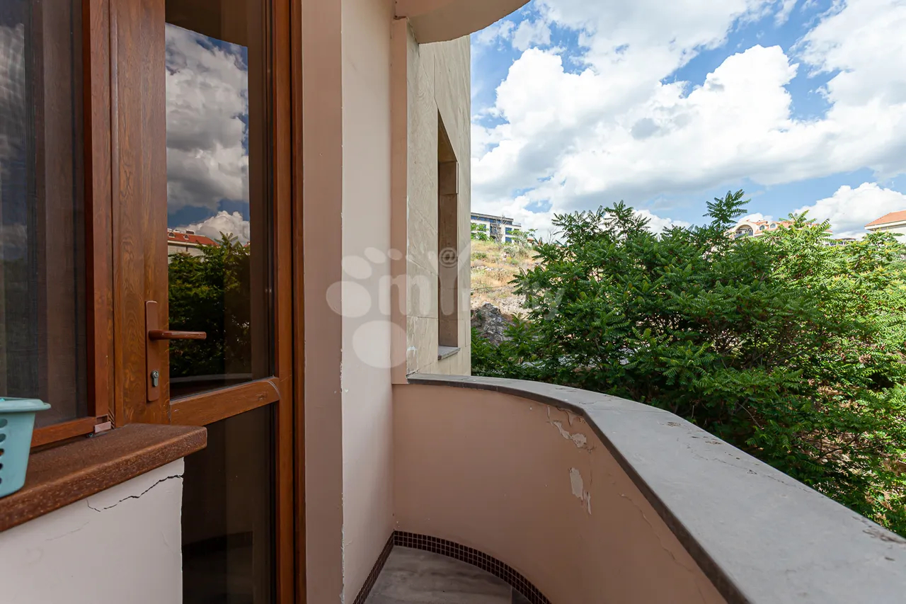4 bedroom apartment for sale Ler. Kamsar St, Center Yerevan, 160740