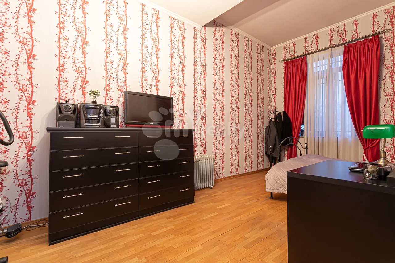 4 bedroom apartment for sale خیابان تومانیان, مرکز شهر ایروان, 157656