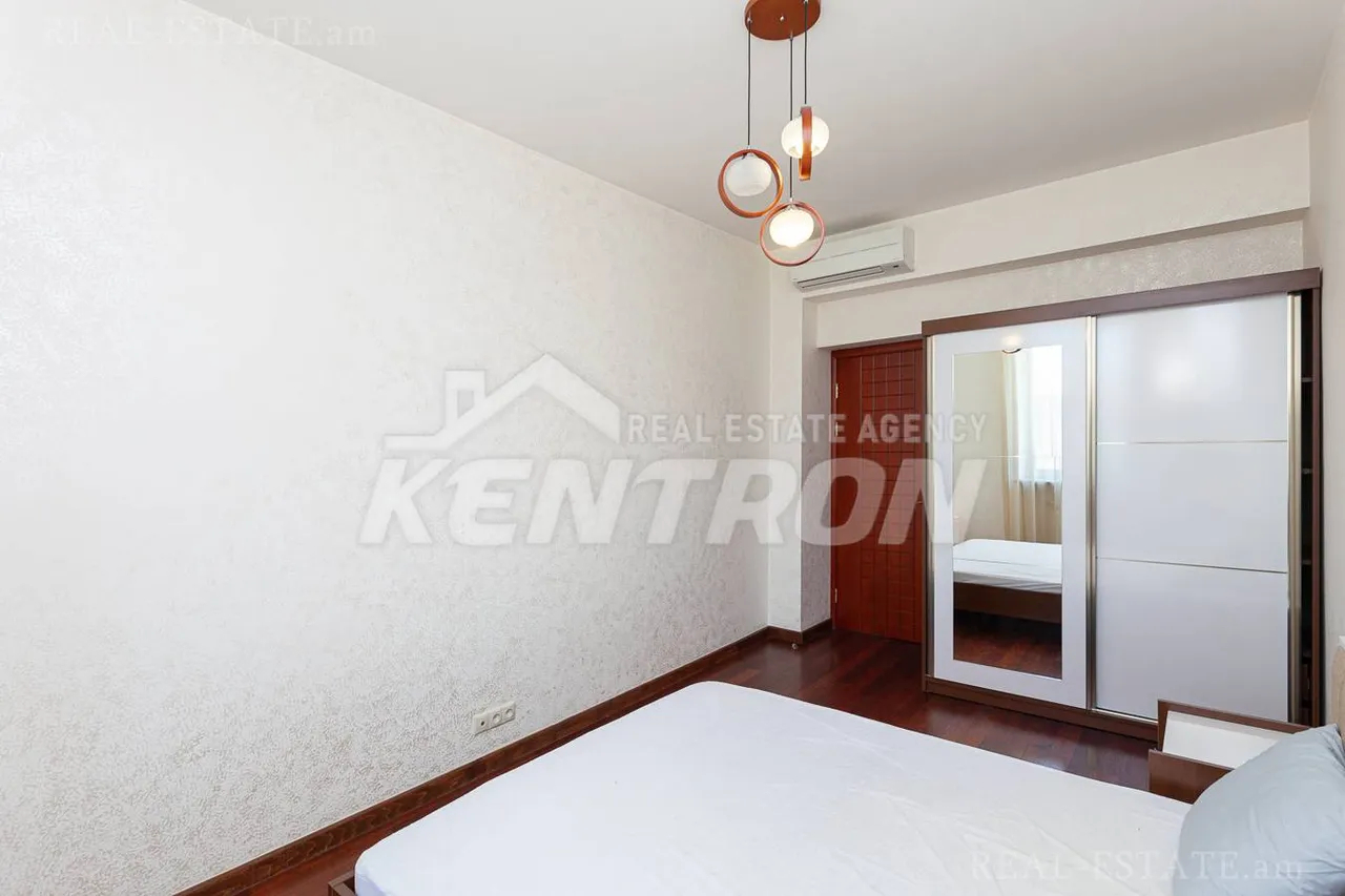 3 bedroom apartment for rent Tamanyan St, Center Yerevan, 158975
