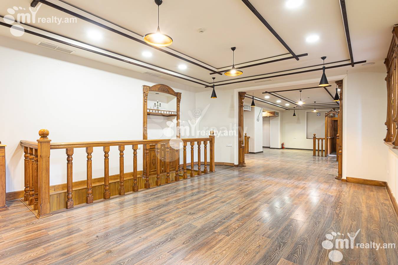 Купить коммерческoе помещение Саят-Нова пр, Центр Ереван, 156743