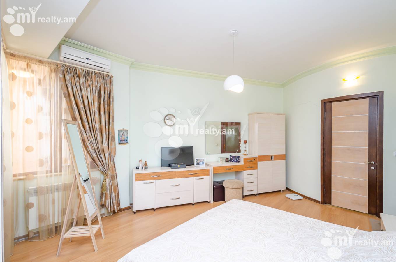 4 սենյականոց բնակարան  Կոմիտասի պող, Արաբկիր Երևան, 153021