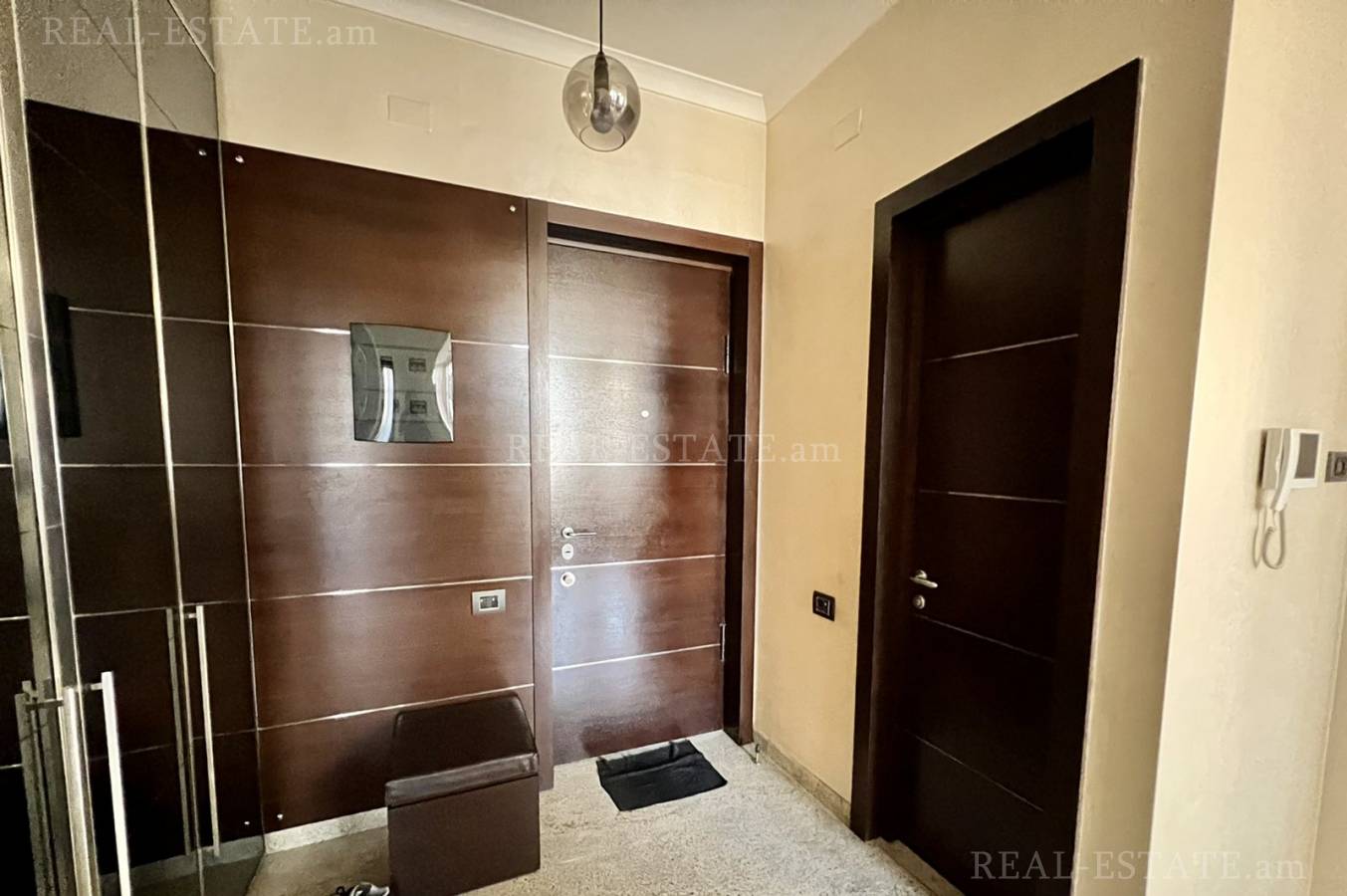 4 bedroom apartment for sale Northern (Hyusisayin)  Ave, Center Yerevan, 119236