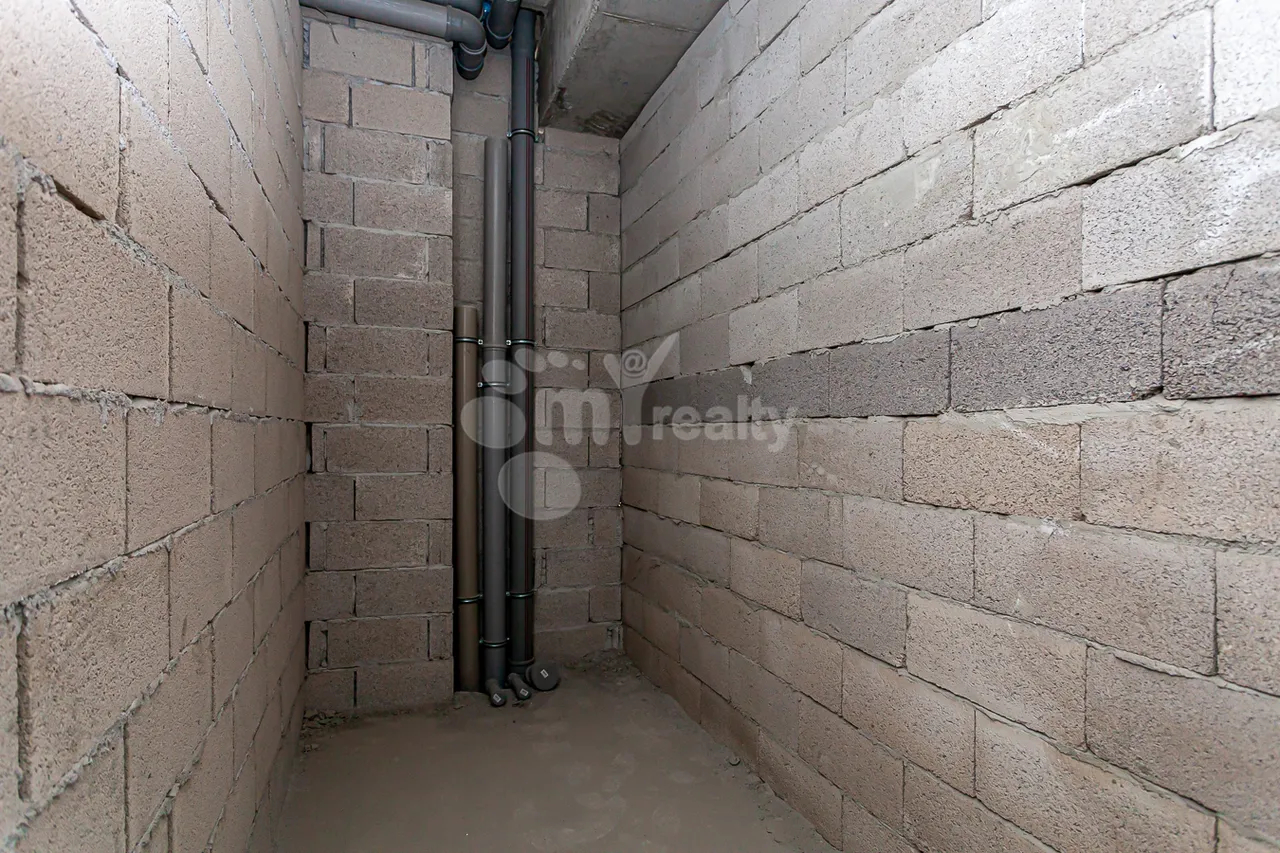 3 bedroom apartment for sale Antarayin St, Center Yerevan, 157910