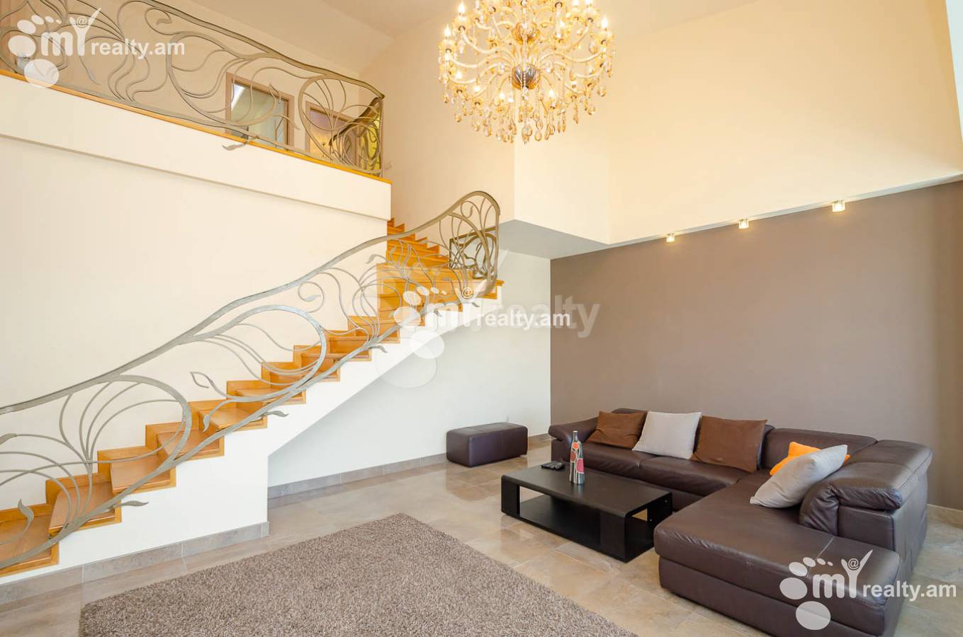 4 bedroom apartment for rent Rostom St, Center Yerevan, 144583