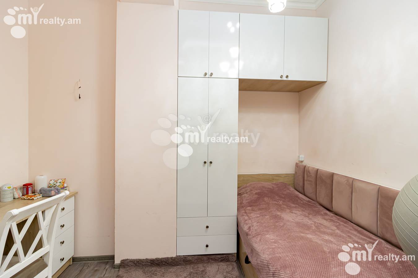 4 bedroom apartment for sale خیابان آدونس, عربگیر ایروان, 151534