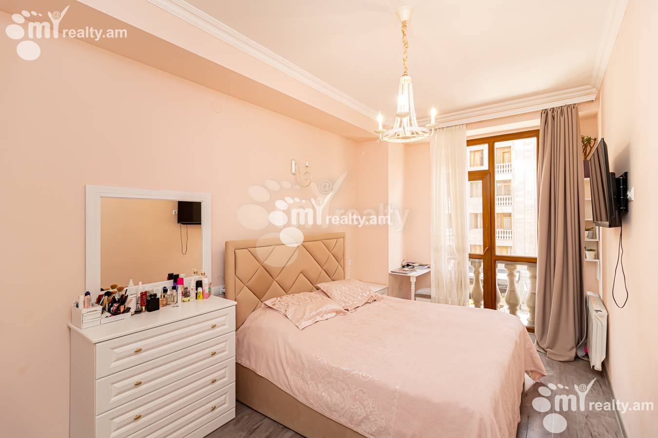 4 bedroom apartment for sale خیابان آدونس, عربگیر ایروان, 151534