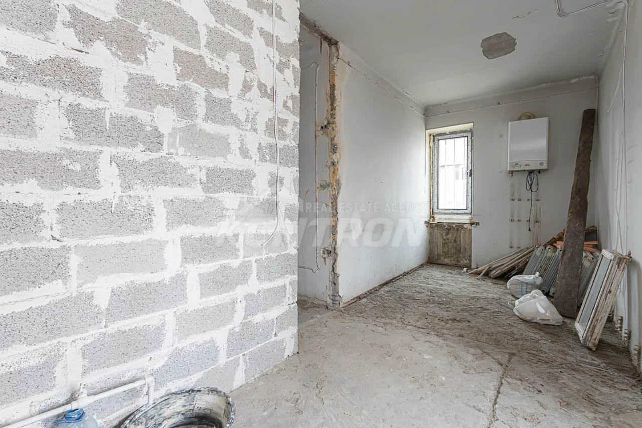 5 bedroom apartment for sale خیابان کومیتاس, عربگیر ایروان, 158187