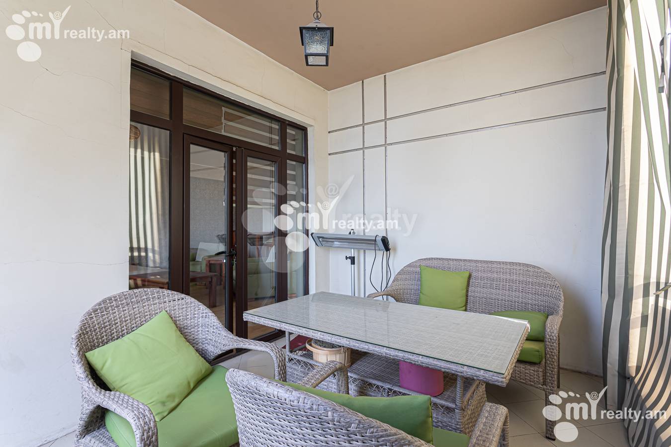 3 bedroom apartment for rent Antarayin St, Center Yerevan, 157028