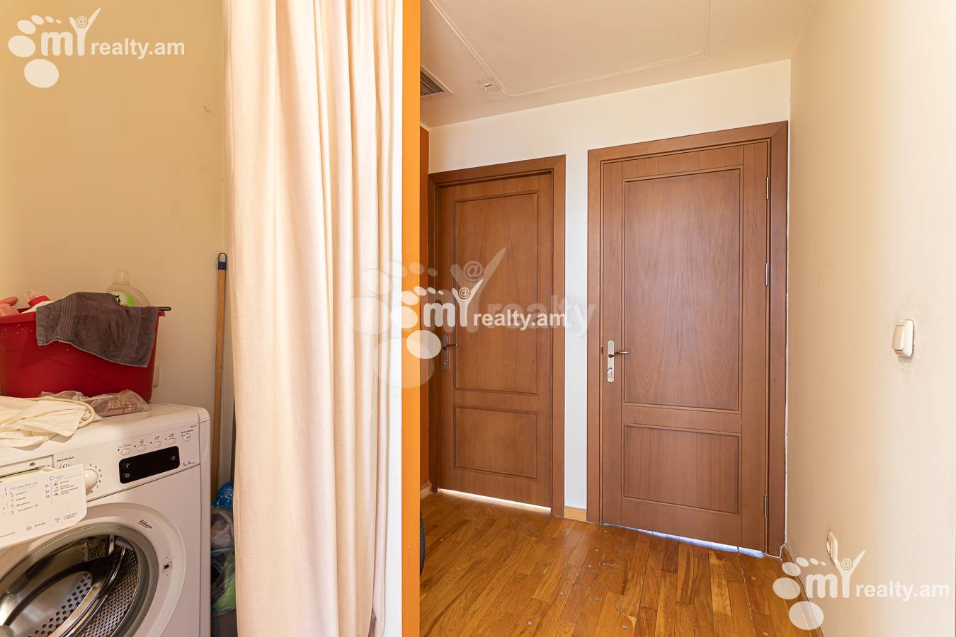 3 bedroom apartment for rent Antarayin St, Center Yerevan, 157028