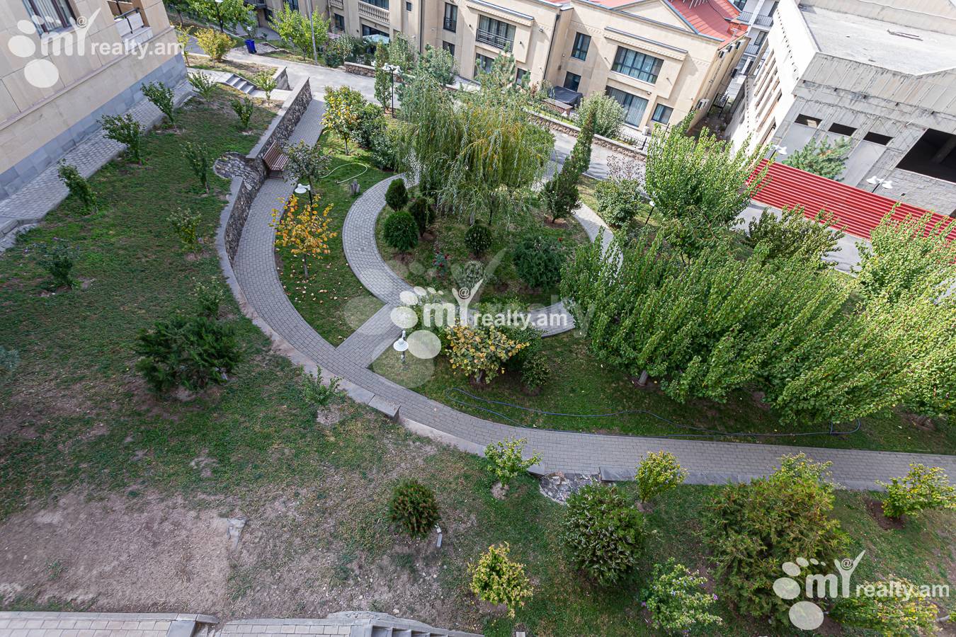 3 bedroom apartment for rent Antarayin St, Center Yerevan, 157028