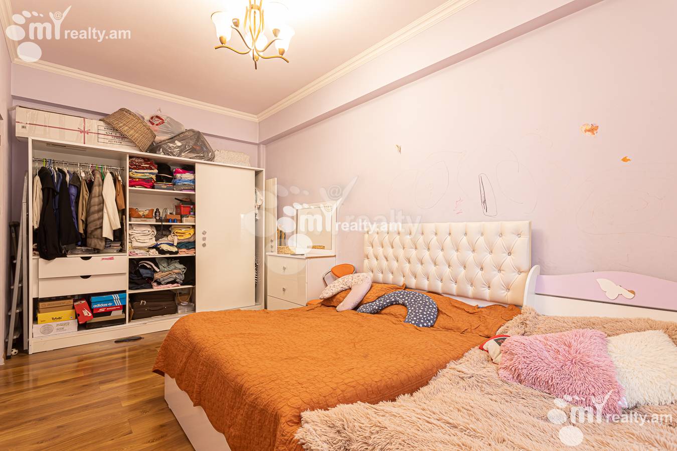 3 bedroom apartment for sale خیابان م. خورِناتسی, مرکز شهر ایروان, 156169