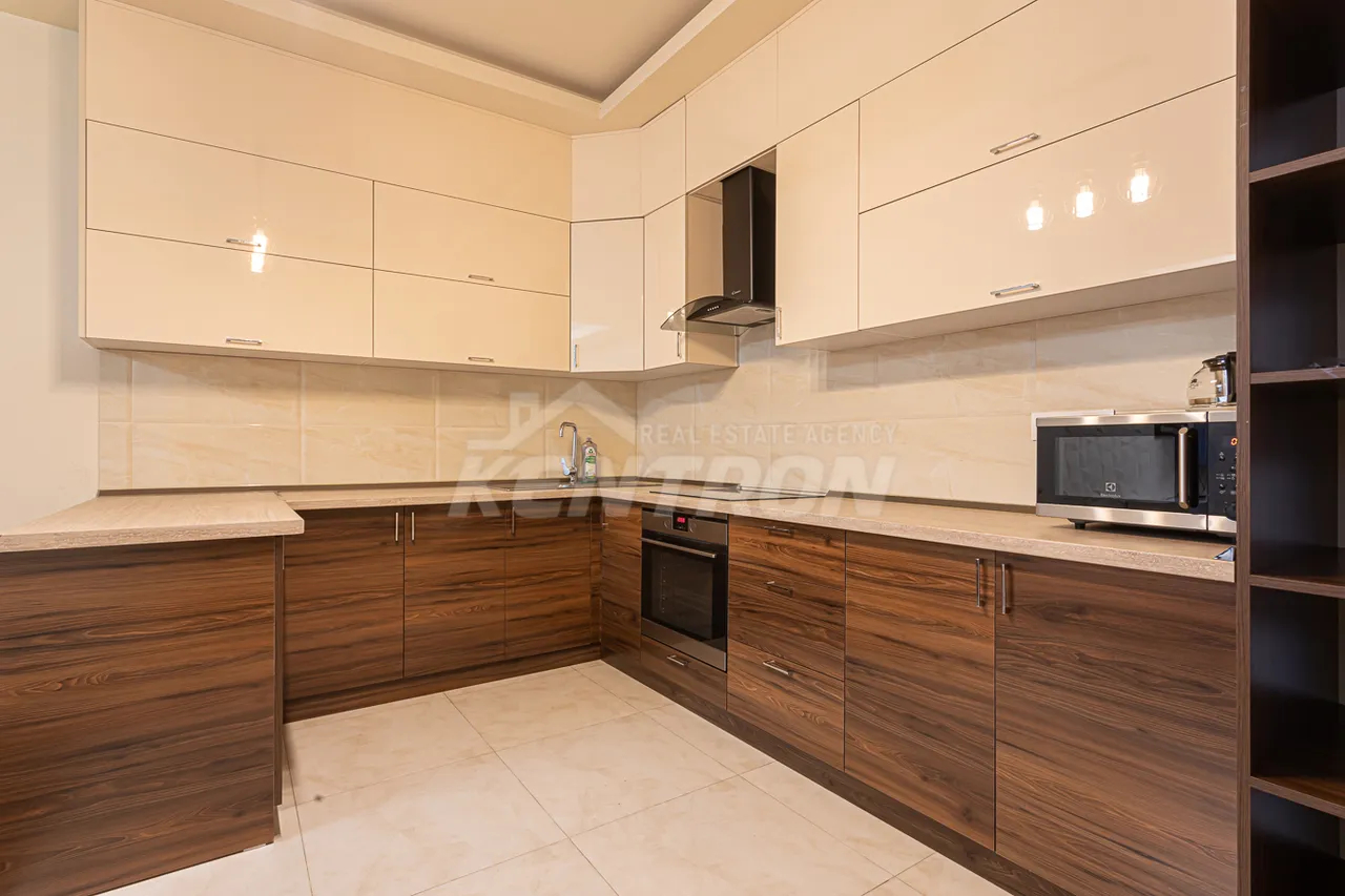 Снять 3 комнатную квартиру Саят-Нова пр, Центр Ереван, 158192