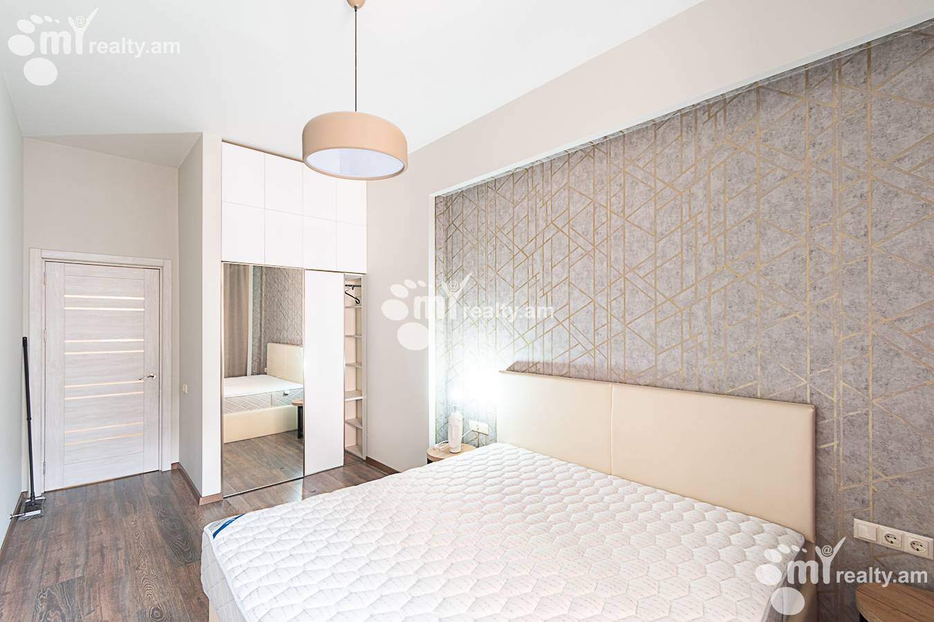 Купить 2 комнатную квартиру Бузанд ул, Центр Ереван, 143480