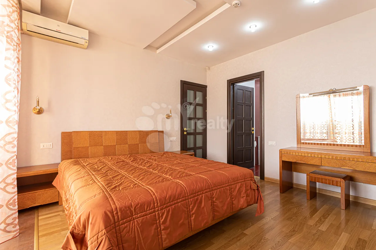 4 bedroom apartment for rent Baghramyan av(Arabkir), Arabkir Yerevan, 158372