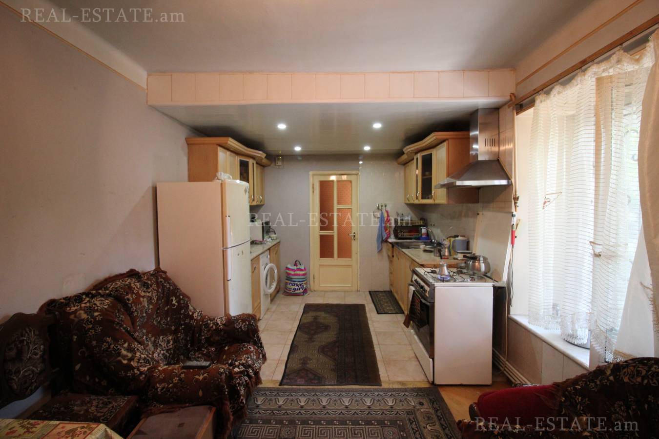 4 սենյականոց բնակարան  Կոմիտասի պող, Արաբկիր Երևան, 81097