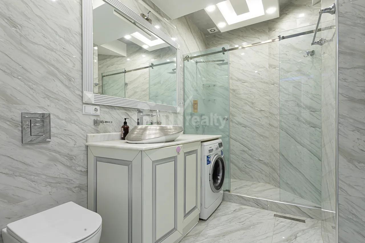 Купить 2 комнатную квартиру Бузанд ул, Центр Ереван, 159984