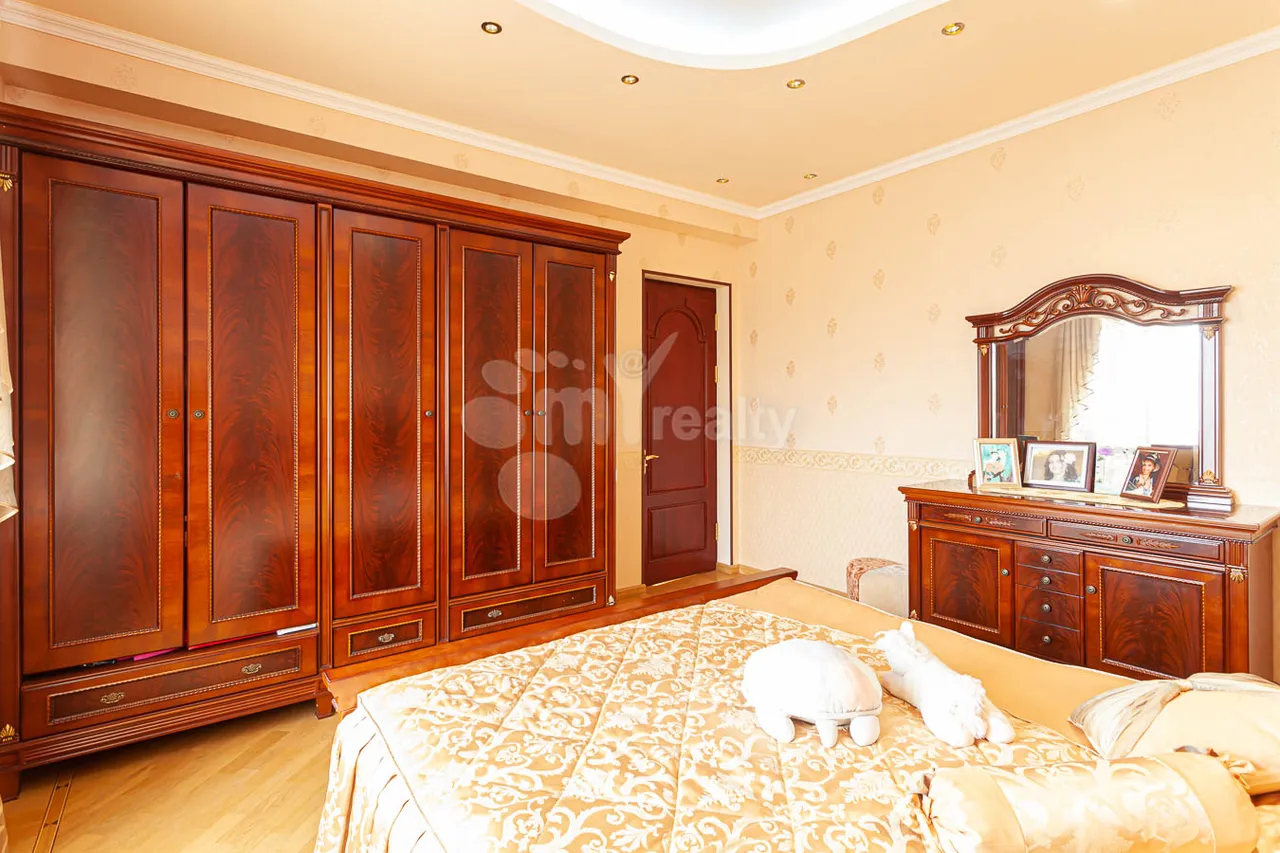 House for sale Pirumyans St, Davtachène Yerevan, 157263