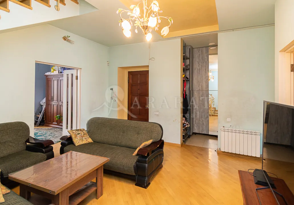 5 bedroom apartment for sale Zakyan St, Center Yerevan, 161876