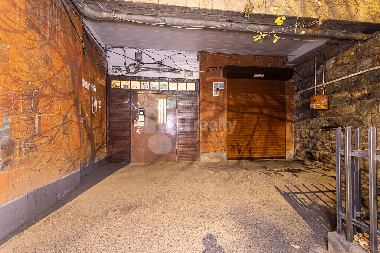 3 bedroom apartment for sale Israelyan St, Center Yerevan, 157986