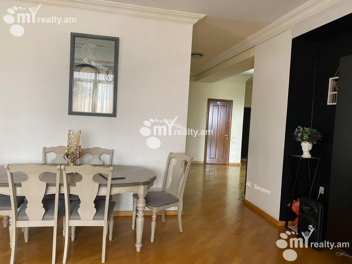 4 bedroom apartment for sale خیابان واهر. پاپازیان, عربگیر ایروان, 124834