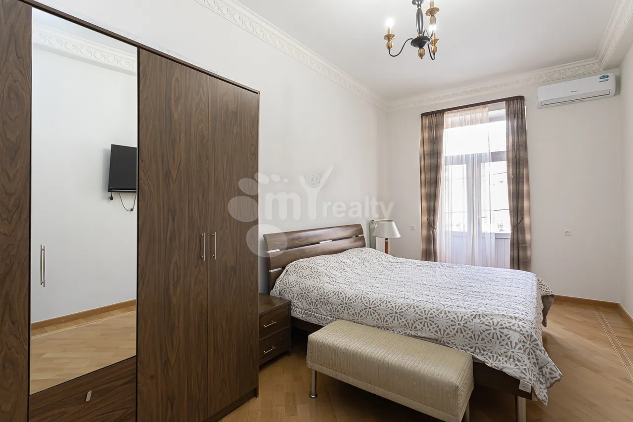 Купить 3 комнатную квартиру Маштоца пр, Центр Ереван, 159723