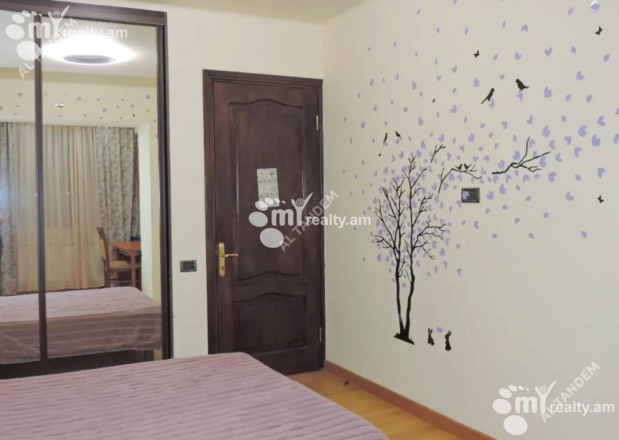 Купить 4 комнатную квартиру Абовян ул, Центр Ереван, 159948