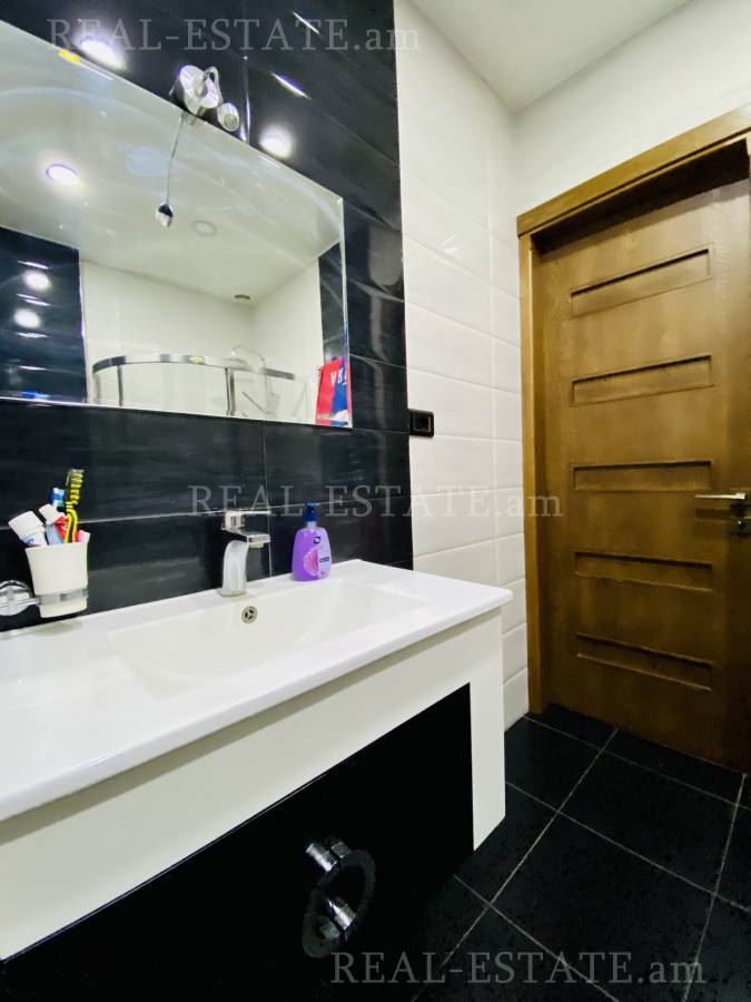 4 bedroom apartment for sale Leningradyan st., Malatja-Sebastja Yerevan, 140272