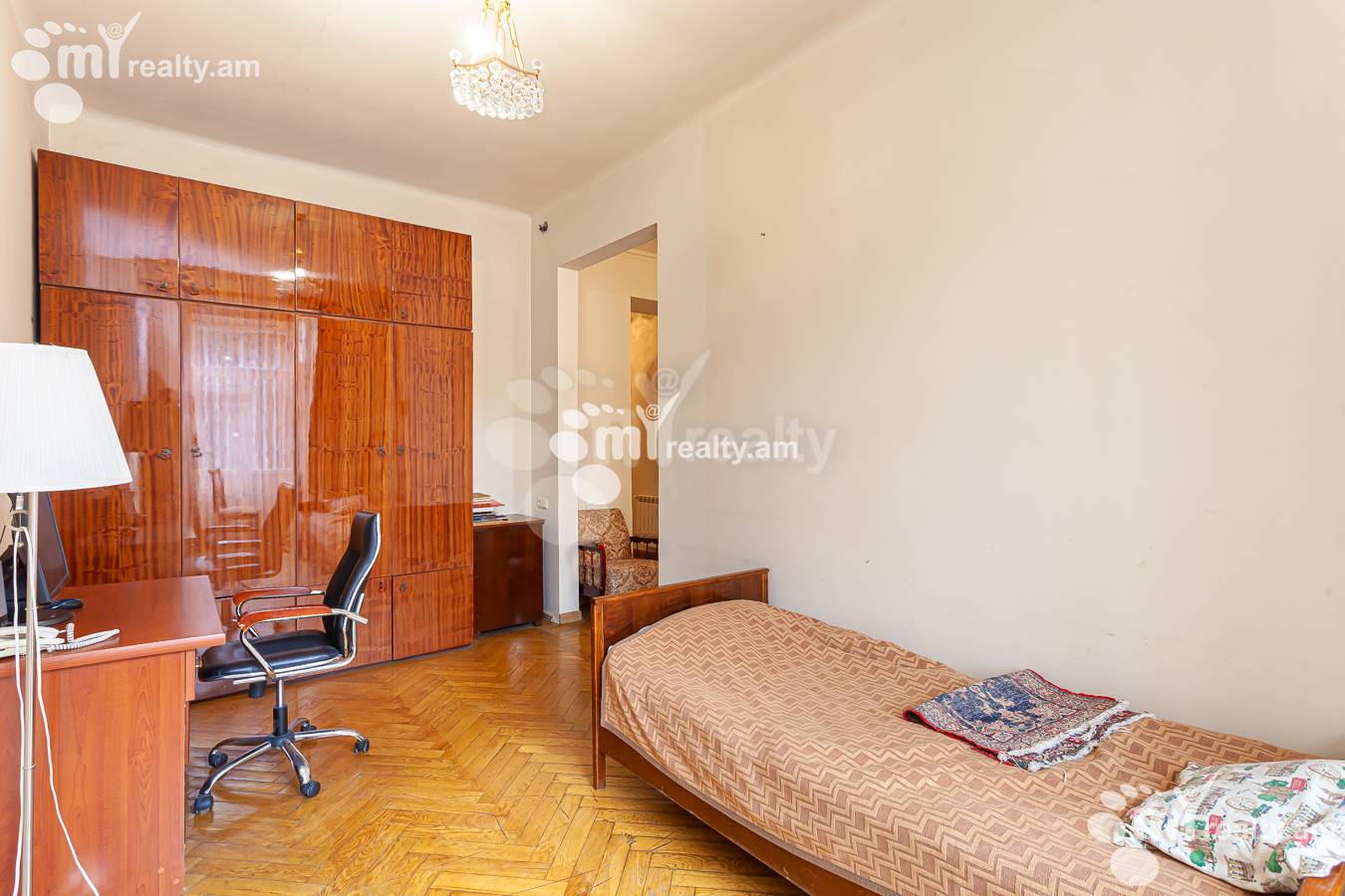 3 bedroom apartment for sale خیابان چارِنتس, مرکز شهر ایروان, 144765