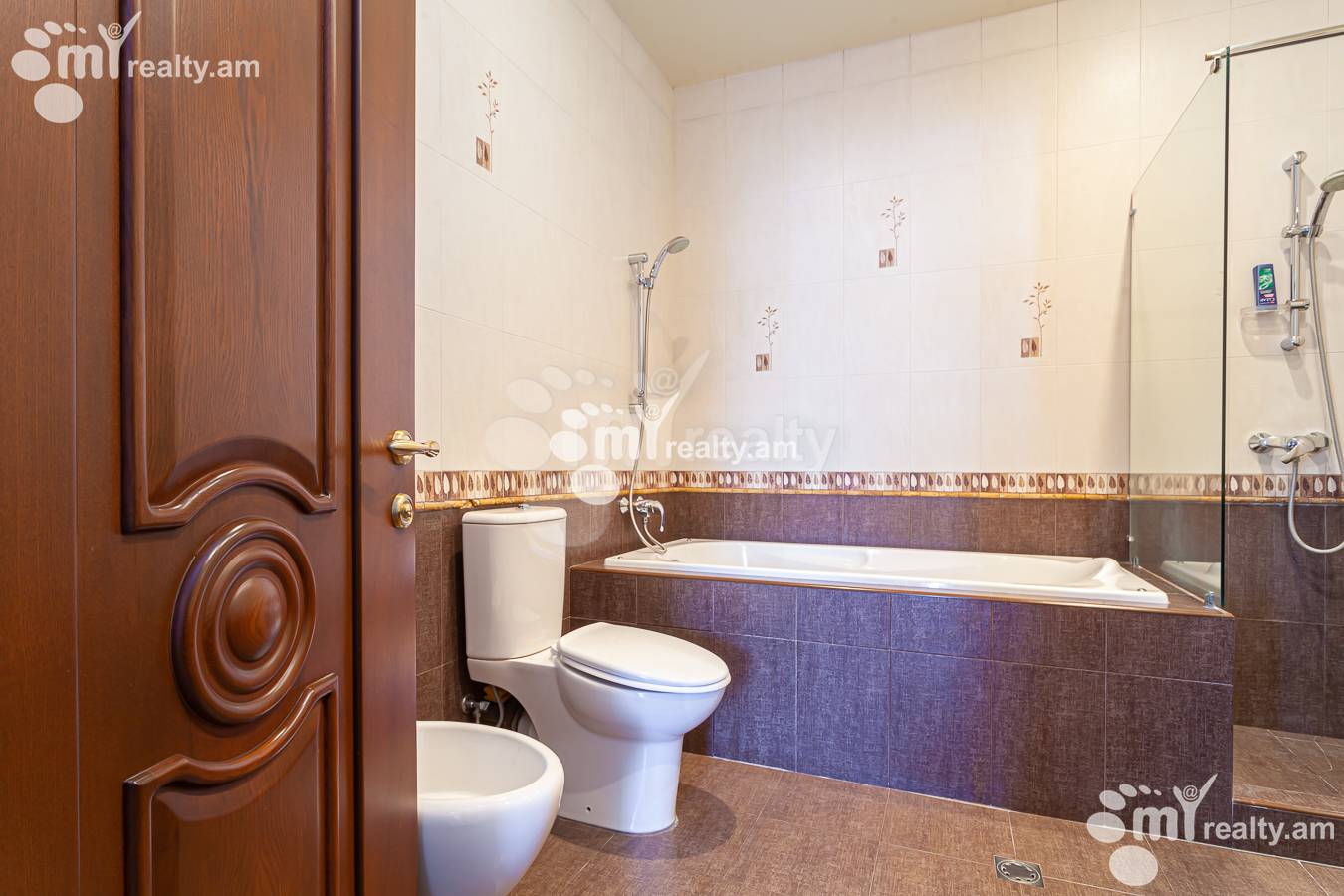 4 սենյականոց բնակարան  Դ. Դեմիրճյան փող, Կենտրոն Երևան, 155795