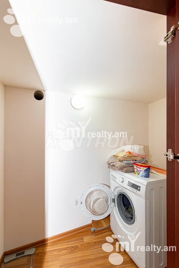 4 bedroom apartment for sale Baghramyan Ave (Kentron), Center Yerevan, 153674