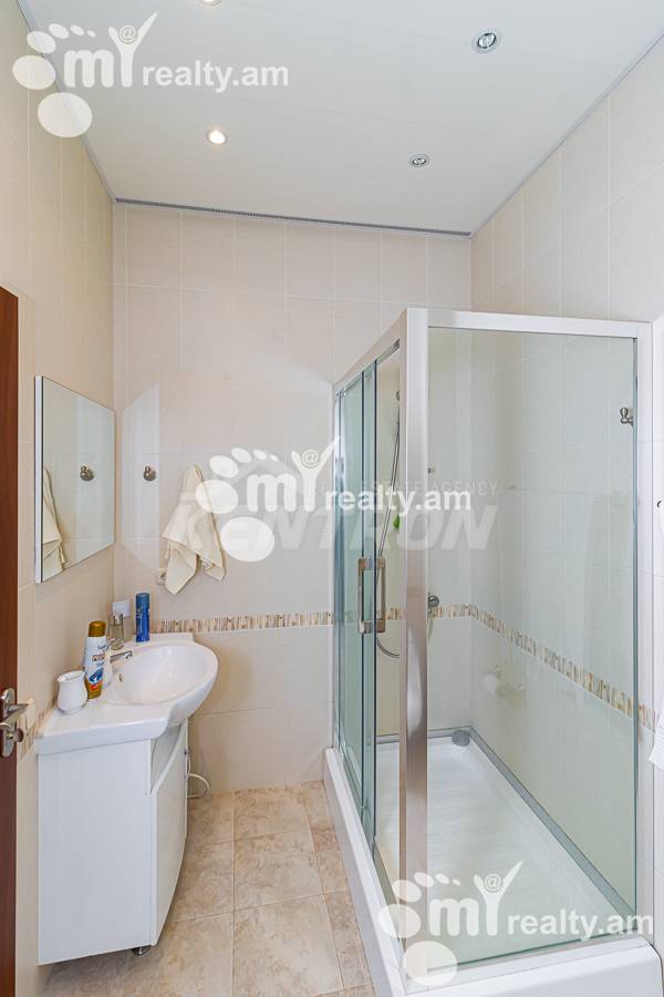 4 bedroom apartment for sale Baghramyan Ave (Kentron), Center Yerevan, 153674