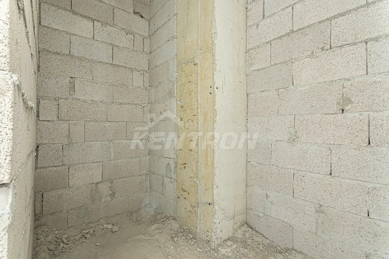 Купить 4 комнатную квартиру Лео ул, Центр Ереван, 157438