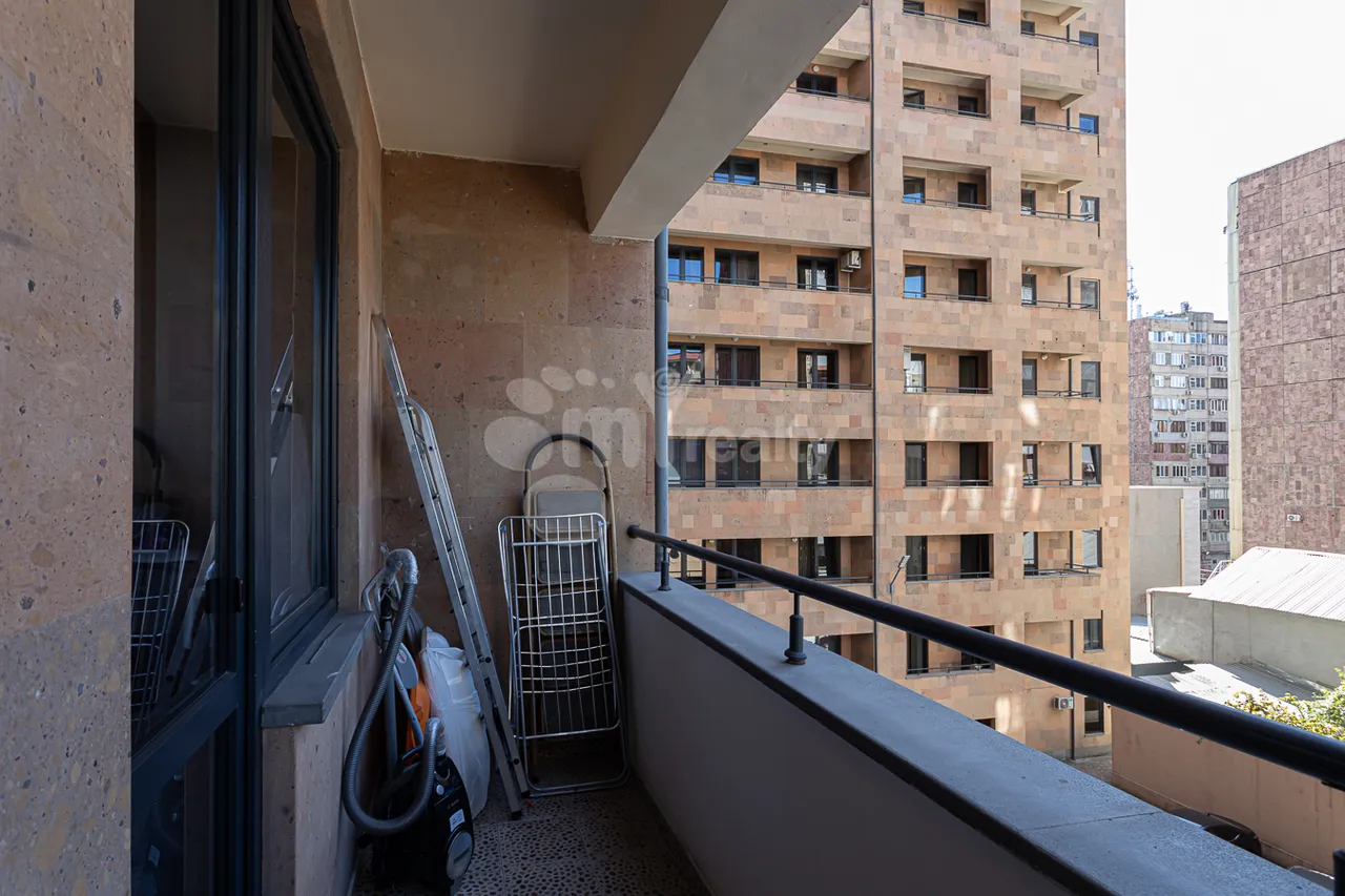 3 bedroom apartment for sale rue d'Amiryan, Center Yerevan, 160794