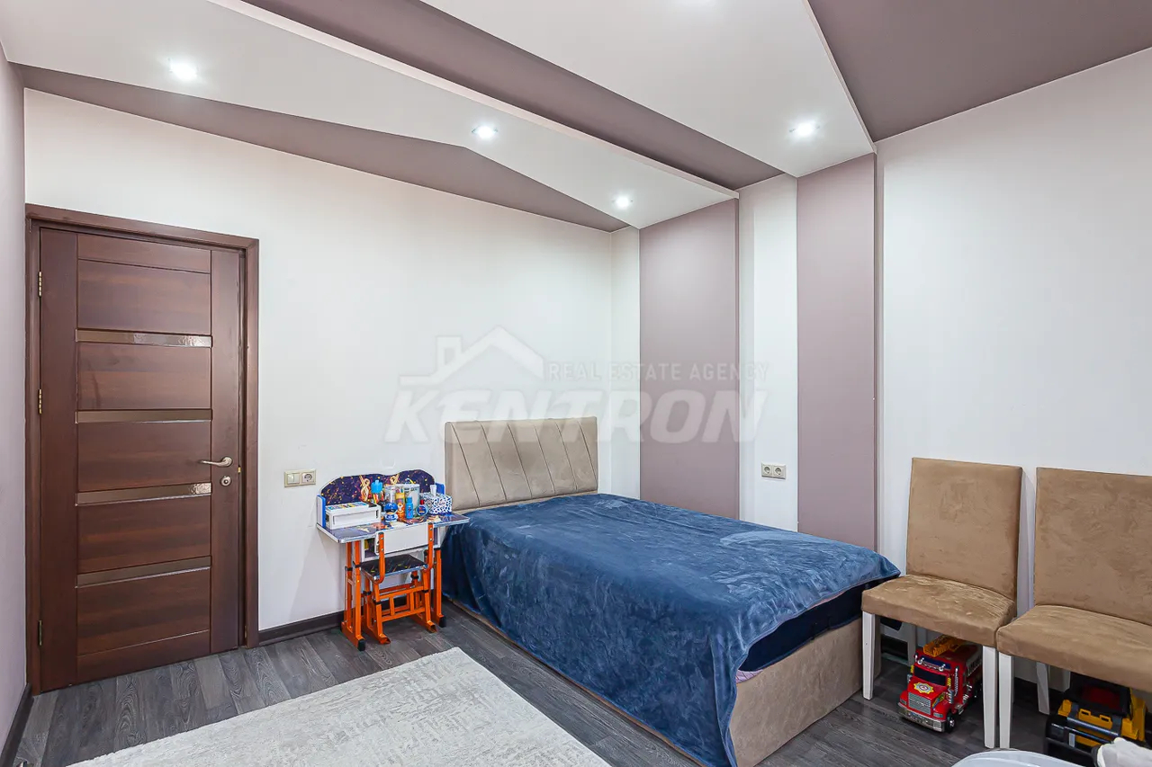 4 bedroom apartment for sale Nalbandyan St, Center Yerevan, 158809